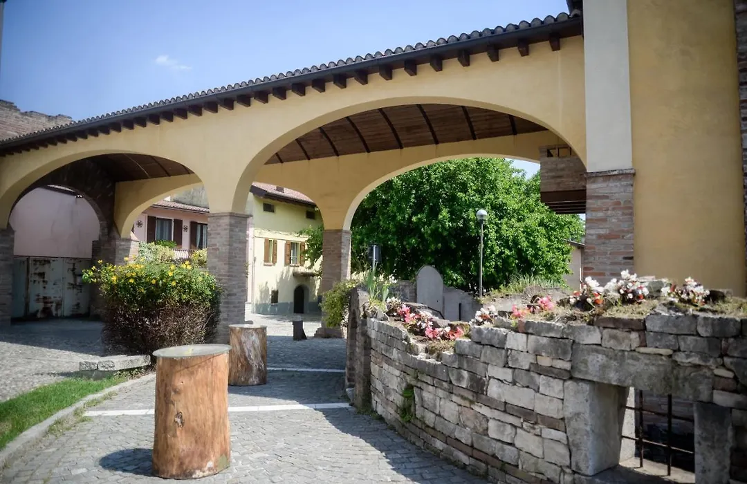 La Corte Dell'Elmo-1
