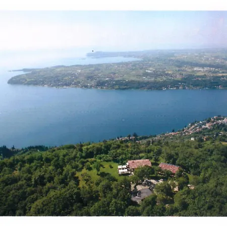 La Fiocchina - Magic Place - Apartments & Studios In Garda Lake - Countryside Farmhouse, Inside The Middle Of The Lake Between Sky & Water-2